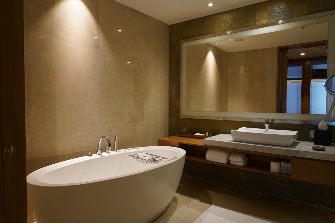 แมริออท เอ็กเซกคิวทีฟ อพาร์ตเมนต์ ไฮเดอราบัด Hotel ภายนอก รูปภาพ
